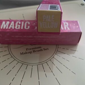 Jeffree Star Pale yellow concealer, NIB, 2 concealers